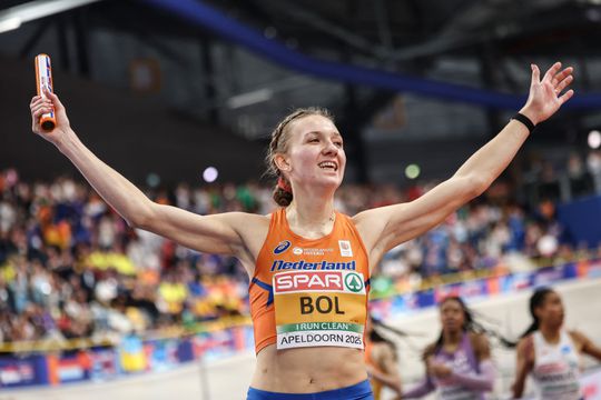 Topatlete Femke Bol zit op het puntje van haar stoel bij groot evenement: 'Te spannend om naar te kijken'