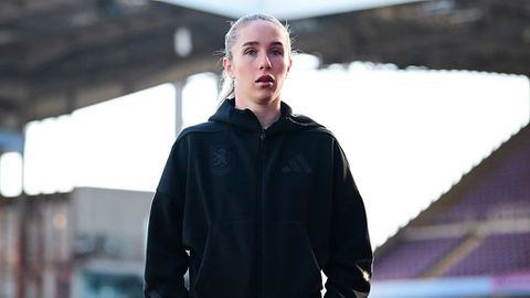 Topvoetbalster (24) deelt ontroerend verhaal: 'Ze hebben mijn leven gered'