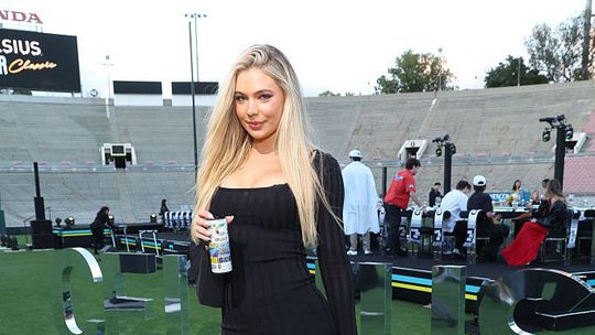 Topschaatsster Jutta Leerdam beleeft spannend moment met vriend Jake Paul op het water: 'Oh my god'