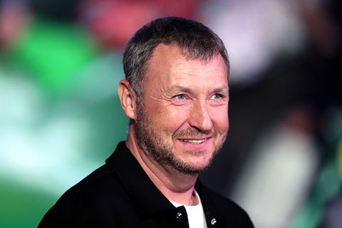 Populaire oud-topdarter (52) deelt mooi liefdesnieuws na zware periode: 'Als je een tweede kans op geluk krijgt...'