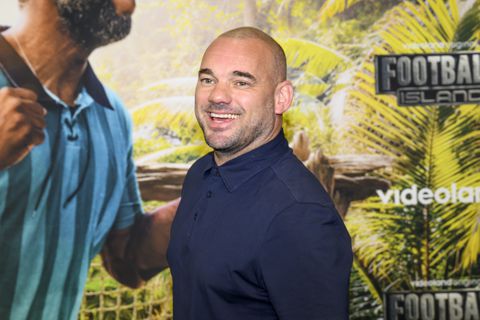 Oranje-icoon Wesley Sneijder verschijnt totaal onherkenbaar op televisie: 'Vorst van de volle glazen'