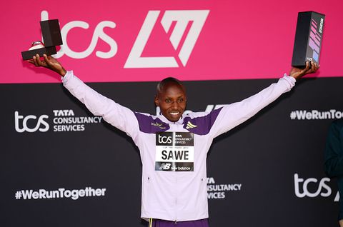 Marathonheld Sabastian Sawe ziet gouden bergen tegemoet: gigantische geldbonus lonkt voor Keniaanse topatleet