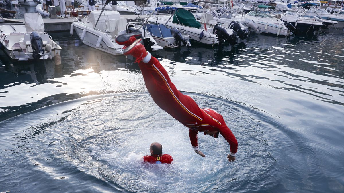 Na 'dag van mijn leven' had Charles Leclerc in Monaco de nacht van zijn leven: zo feestte de Ferrari-coureur