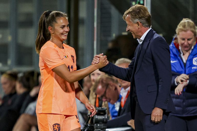 Andries Jonker baalt van vertrek Lieke Martens: 'Ze is nog steeds een van de beste speelsters ter wereld'
