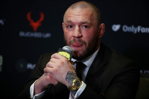 Veelbesproken Conor McGregor denkt na 'serieuze gesprekken' aan pikante uitgave van 7 miljoen euro