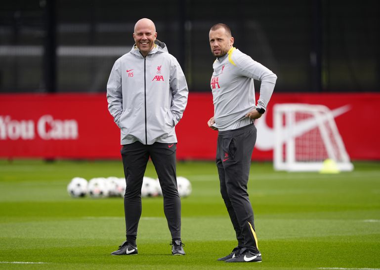 Ajax lijkt ineens dichtbij nieuwe trainer: 'Onderhandelingen zijn al ver gevorderd'