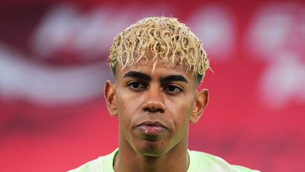 Lamine Yamal (17) tekent nieuwe megadeal bij FC Barcelona tot volgende decennium