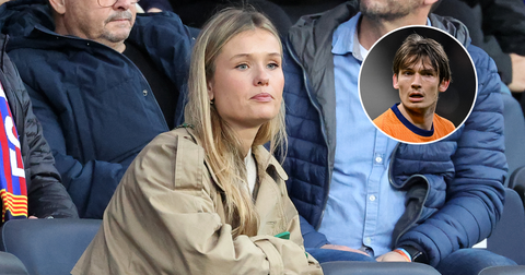 Mikky Kiemeney (partner Frenkie de Jong) reageert verheugd op hereniging met spelersvrouw tijdens WK