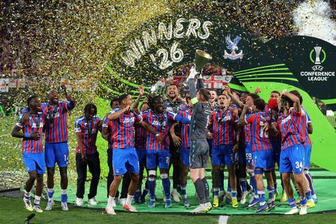 Clubs uit Premier League evenaren absurd record door Conference League-winst Crystal Palace