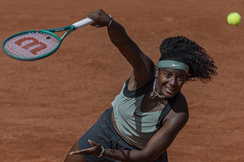 Tennisster loopt zware blessure op tijdens Roland Garros: schreeuw van pijn gaat door merg en been