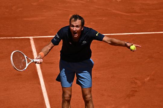 Toptennisser krijgt het aan de stok met zijn vrouw op Roland Garros: 'We hebben er allemaal last van'