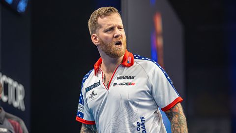 'Het is moeilijk om hier te staan': darter Jules van Dongen openhartig over heftige problemen