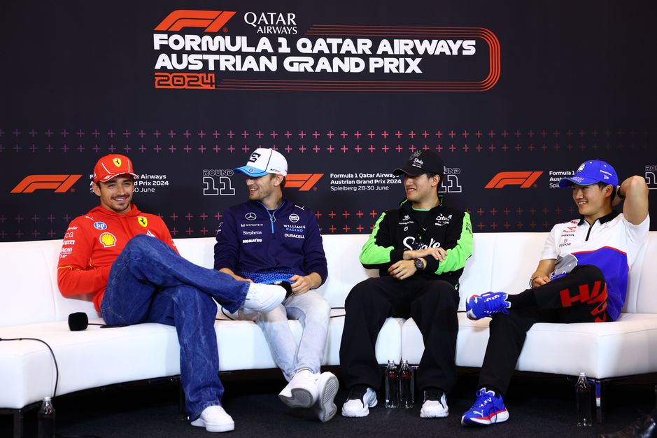Max Verstappen laat collega's vertwijfelt achter: Nederlander is spoorloos tijdens persconferentie GP Oostenrijk