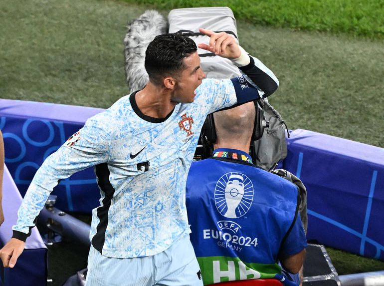 Ultrasnelle beveiligers voorkomen aanval op Cristiano Ronaldo: bekijk hier de beelden