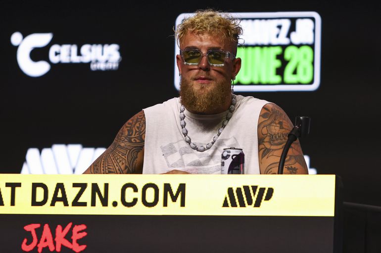 Withete Jake Paul loopt woest weg uit interview met bekende presenator in aanloop naar bokspartij