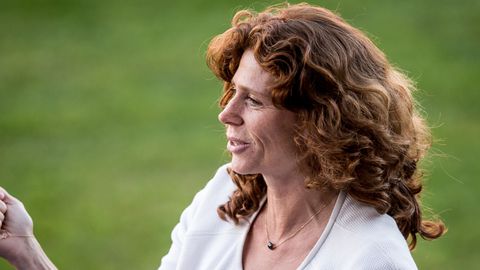 Barbara Barend ziet volop kansen voor KNVB en Eredivisieclubs met vrouwenvoetbal: 'Dat ligt ook bij clubs en sponsors'