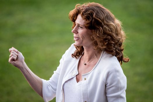 Barbara Barend ziet volop kansen voor KNVB en Eredivisieclubs met vrouwenvoetbal: 'Dat ligt ook bij clubs en sponsors'