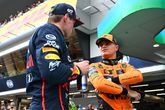 Opvallende actie Lando Norris in VT2: 'Hij probeert Max Verstappen gewoon een strafpunt aan te naaien'