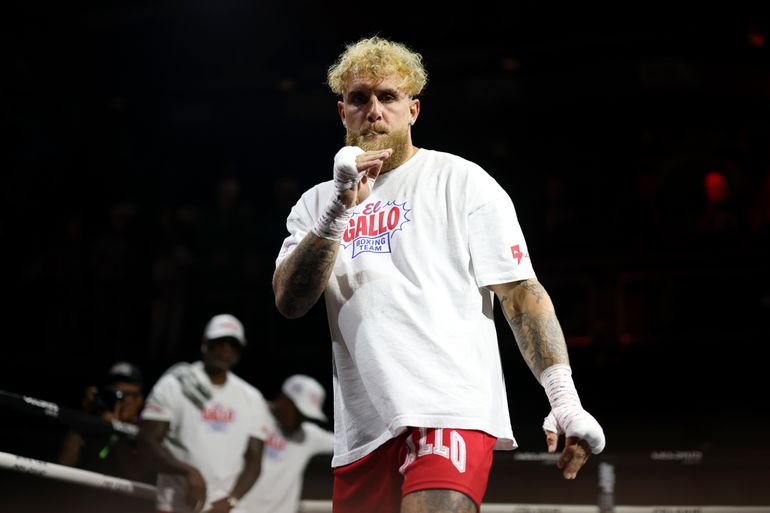Jake Paul (verloofde Jutta Leerdam) loopt woedend weg bij kritisch interview: 'Ik geef niks om jouw show'