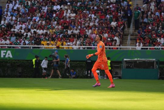 Bondscoach Uruguay Marcelo Bielsa (70) verrast met opmerkelijke acties op WK voetbal