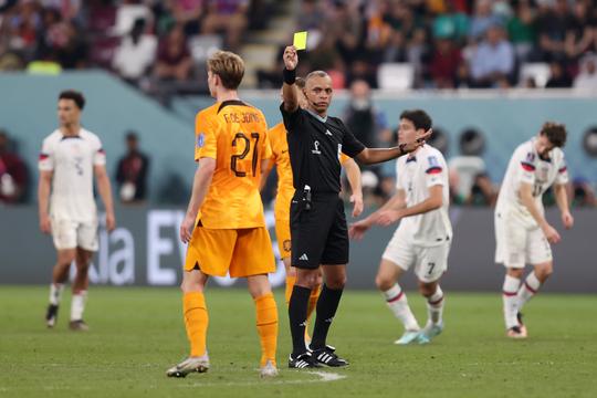 Scheidsrechter bij Nederland tegen Marokko zorgde voor veelbesproken moment op WK voetbal
