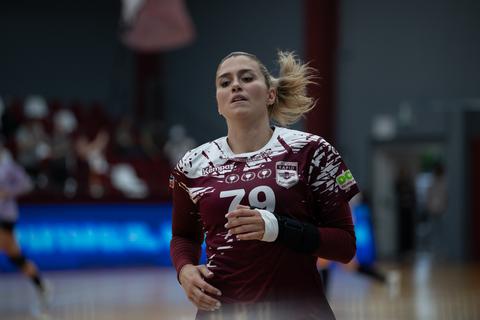 Handbalicoon Estavana Polman (33) openhartig over 'pijnlijke' breuk: 'Ik zag ze als mijn familie...'