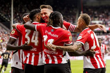 PSV tankt vertrouwen met zege op Valencia: Feyenoord is gewaarschuwd