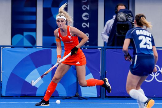 Hockeyvrouwen verslaan Frankrijk met klinkklare cijfers, 'Jippie' Jansen de gevierde vrouw