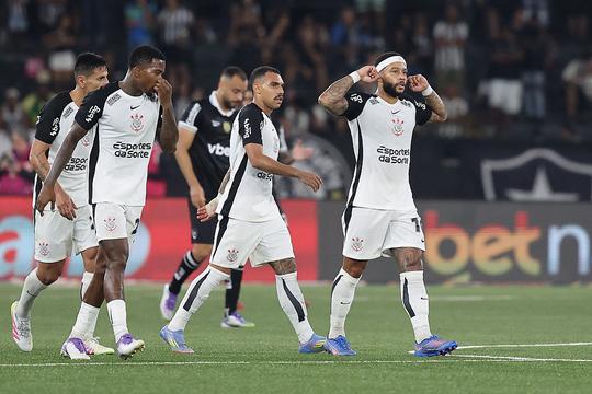 Verguisde Memphis Depay laat zich na lange tijd weer eens gelden in Brazilië