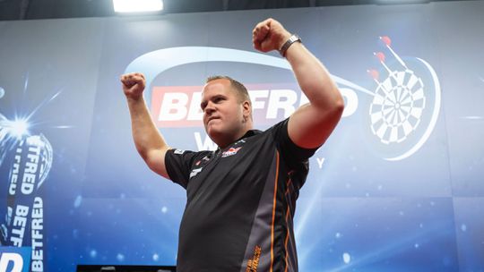 Dirk van Duijvenbode komt met heuglijk babynieuws: topdarter deelt trots prachtige foto's