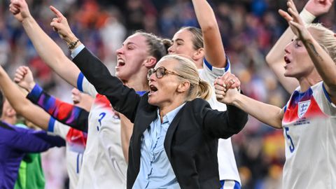 Bejubelde Sarina Wiegman kan niet meer stuk in Engeland na gewonnen EK: 'Ongetwijfeld de beste ter wereld'