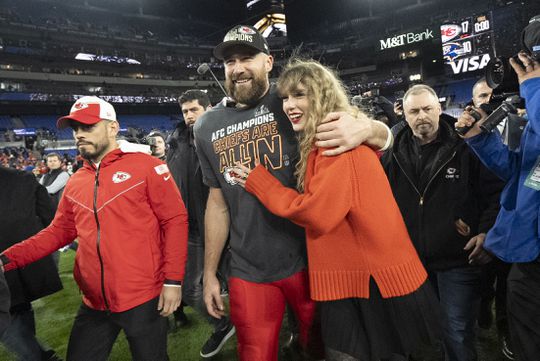 Intieme details over verloving Taylor Swift en Travis Kelce: 'Hij is 40 juweliers afgegaan'