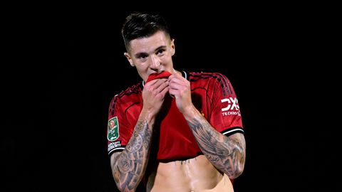 Dramatisch Manchester United blameert zich tegen vierdeklasser