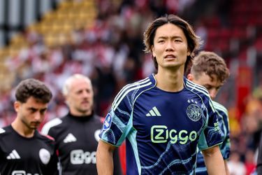 Peperdure Ajax-aanwinst brengt opvallend gezelschap mee naar Nederland: 'Hij is hier al vanaf het begin'