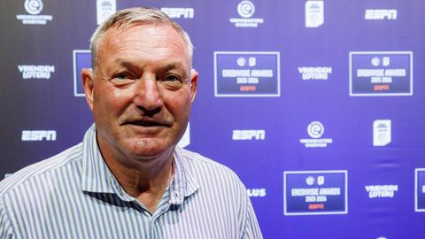 Gepensioneerde Ron Jans (67) over rol als bondscoach Oranje: 'Dat was wel een uitdaging geweest...'