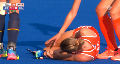 Grote schrik op WK hockey: Belgische speelster moet veld verlaten na bal tegen hoofd, Felice Albers schreeuwt het uit