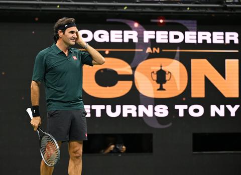 Spectaculaire show voor tennisicoon Roger Federer bij terugkeer op US Open: 'De grootste aller tijden'