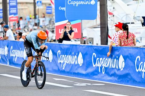 Britse toprenner Joshua Tarling besluit na zeer emotionele week uit de Vuelta te stappen