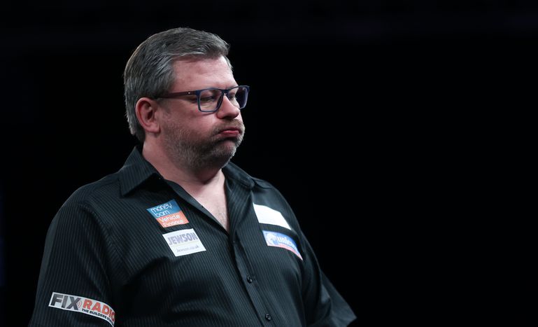 Op scheet betrapte darter James Wade reageert op fartgate: 'Pas op mensen'