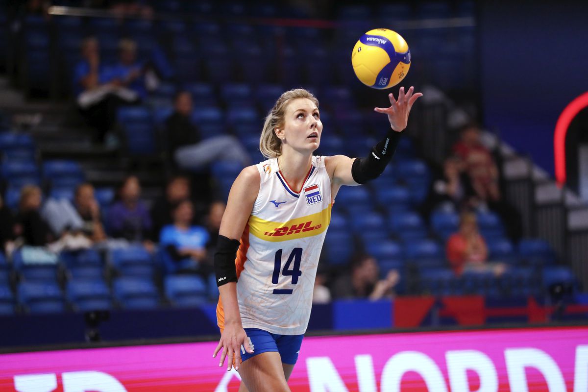 Topvolleybalster Laura Dijkema maakt duidelijke keuze in liefdesleven: 'Dat kan altijd nog'