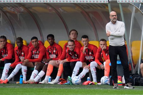PSV-coach Peter Bosz verdedigt sterkhouder die in mindere vorm is: 'Maak me geen zorgen om hem'