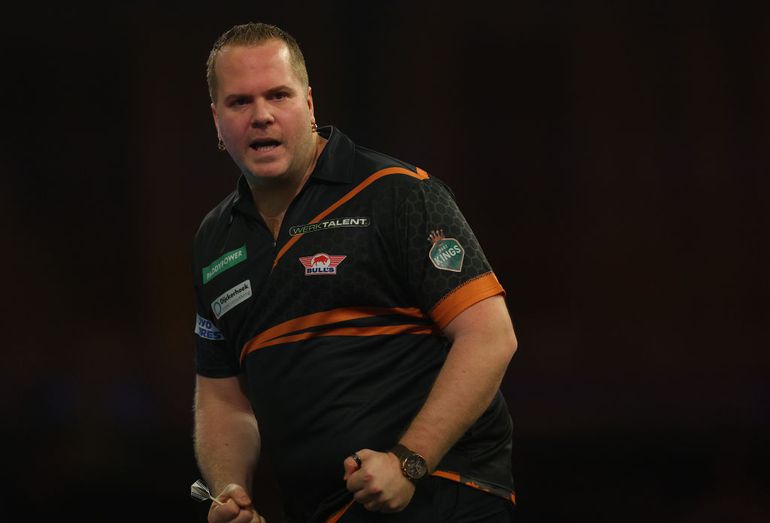 Swiss Darts Trophy | Drama voor Dirk van Duijvenbode, Raymond van Barneveld wel rondje verder