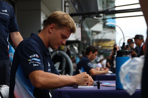 Zoon van F1-legende Michael Schumacher krijgt kans in andere raceklasse op 'circuit met rijke historie'