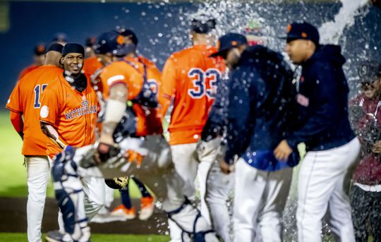 Honkballers doen in Rotterdam gouden zaken op EK: finale kan bijzondere prijs opleveren