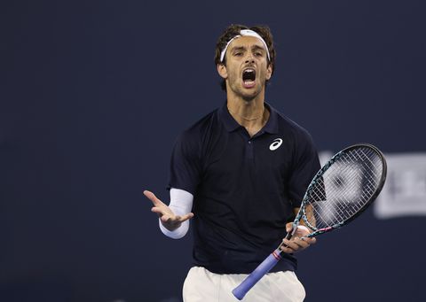 Toptennisser misdraagt zich en krijgt massaal haatreacties, video gaat viraal: 'Ik betreur het ten zeerste'