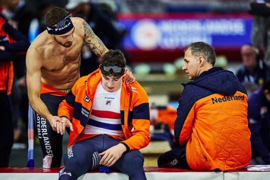 Topschaatser Jenning de Boo flirt openlijk met collega Kjeld Nuis: 'Krijg ik jou er dan bij?'