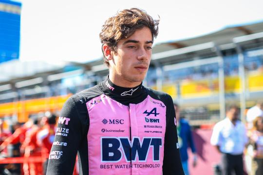 Geplaagd F1-team spreekt zich uit over eigen coureur na bizar incident: 'Dit is ontoelaatbaar'