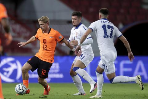 Kenneth Taylor goudeerlijk na lange afwezigheid bij Oranje: 'Ik klaag niet'