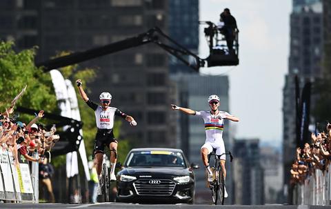 Wielericoon Tadej Pogacar reageert vol trots op wereldtitel van ploeggenoot Brandon McNulty