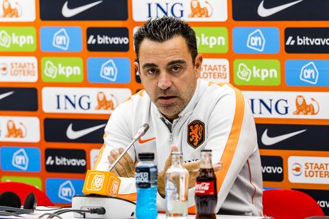 Bondscoach Xavi Hernández heeft slecht nieuws voor Oranje-international voor duel met Servië